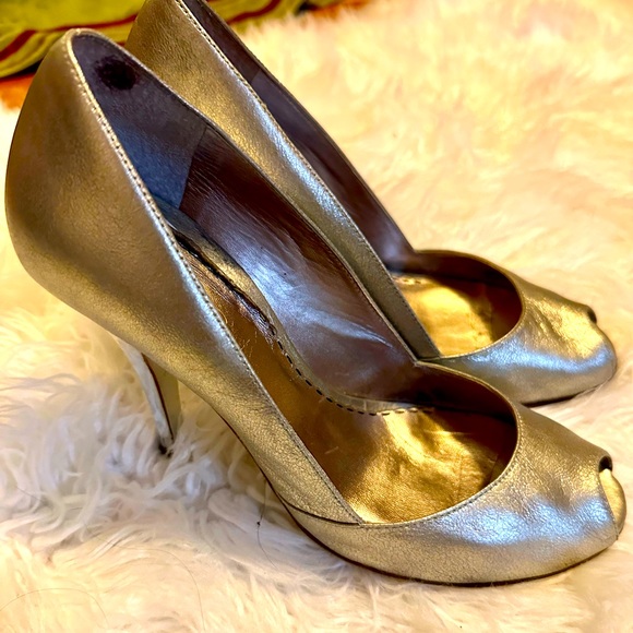 bebe Shoes - Bebe Ava style silver good used condition size 8
